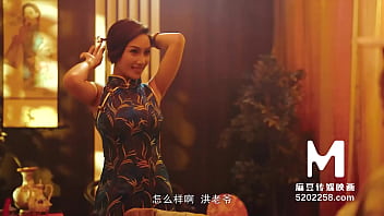 中国美女李蓉在EP2中进行感性的按摩